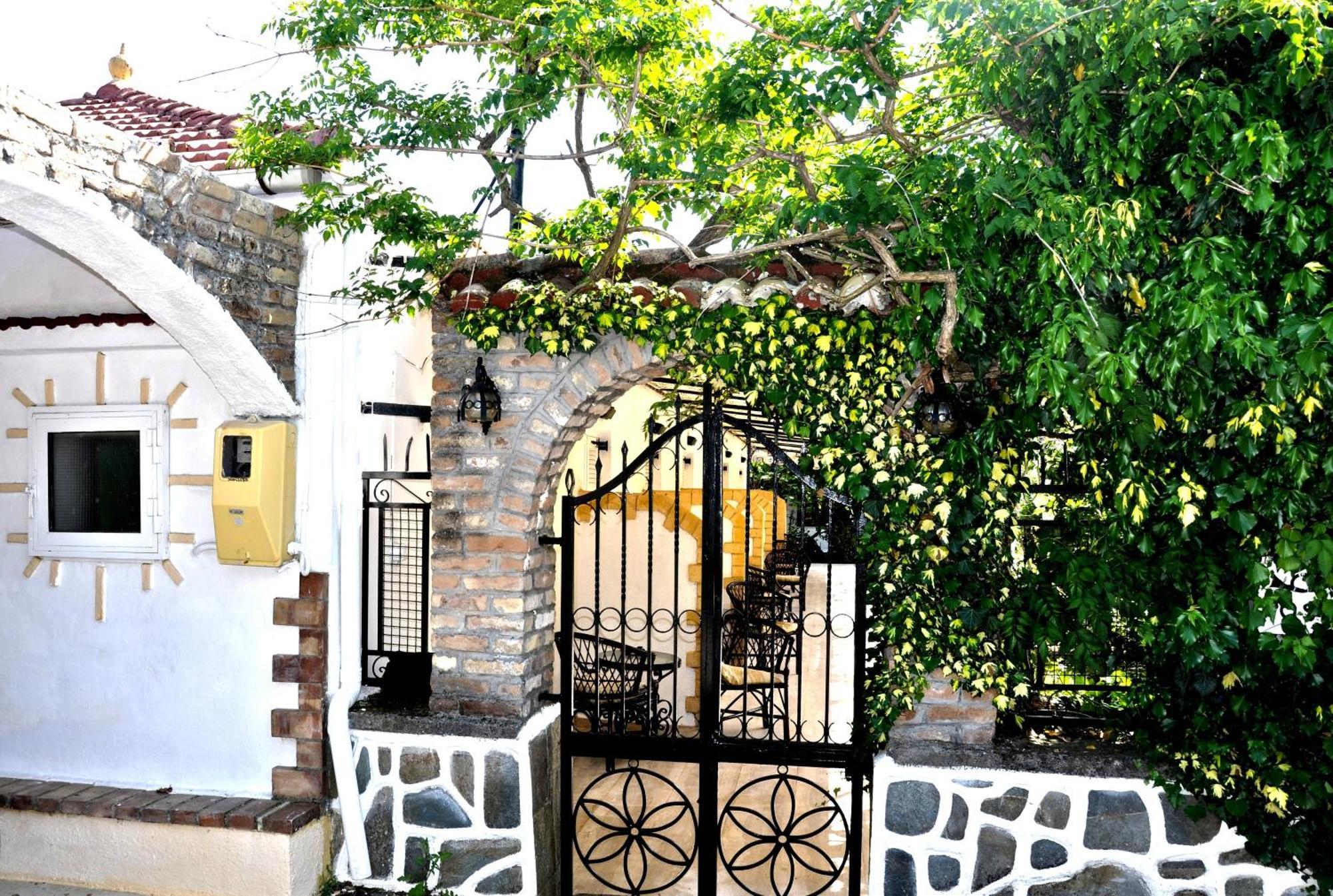 Villa Elena Studios Dassia (Corfu) Exterior foto